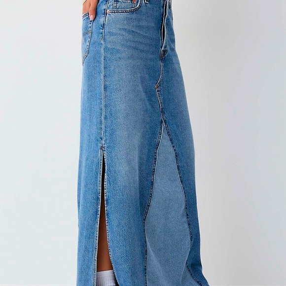 Levi’s skirt - Picture 2 of 5